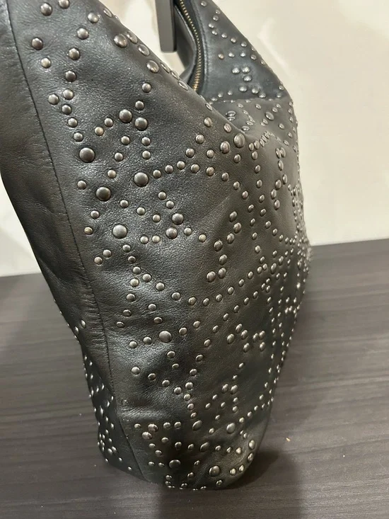 Coach Celeste Convertible Studded
Hobo bag in black leather EUC - Picture 12 of 13